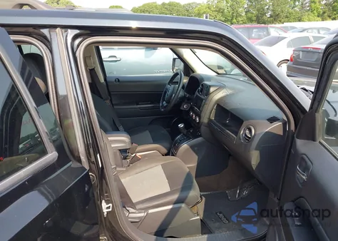 2015 Jeep Patriot Latitude z USA, uszkodzony, nr VIN 1C4NJRFB3FD189910